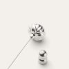 Broche en forme de bouton de fleur en lin