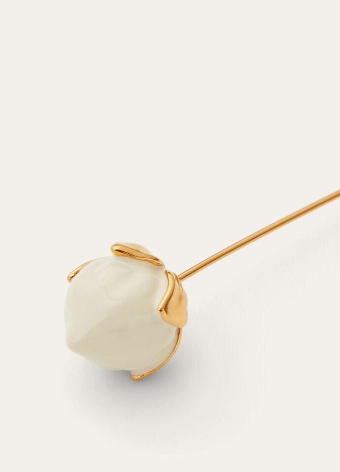 Broche en forme de bouton de fleur en lin