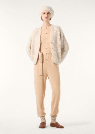 Cardigan cocooning