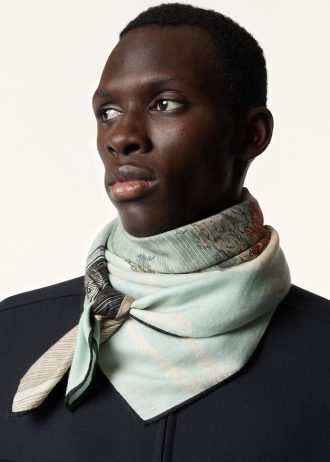 Foulard Racing 90 x 90